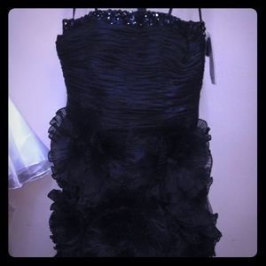 New black cocktail mini dress looking 4 party Med